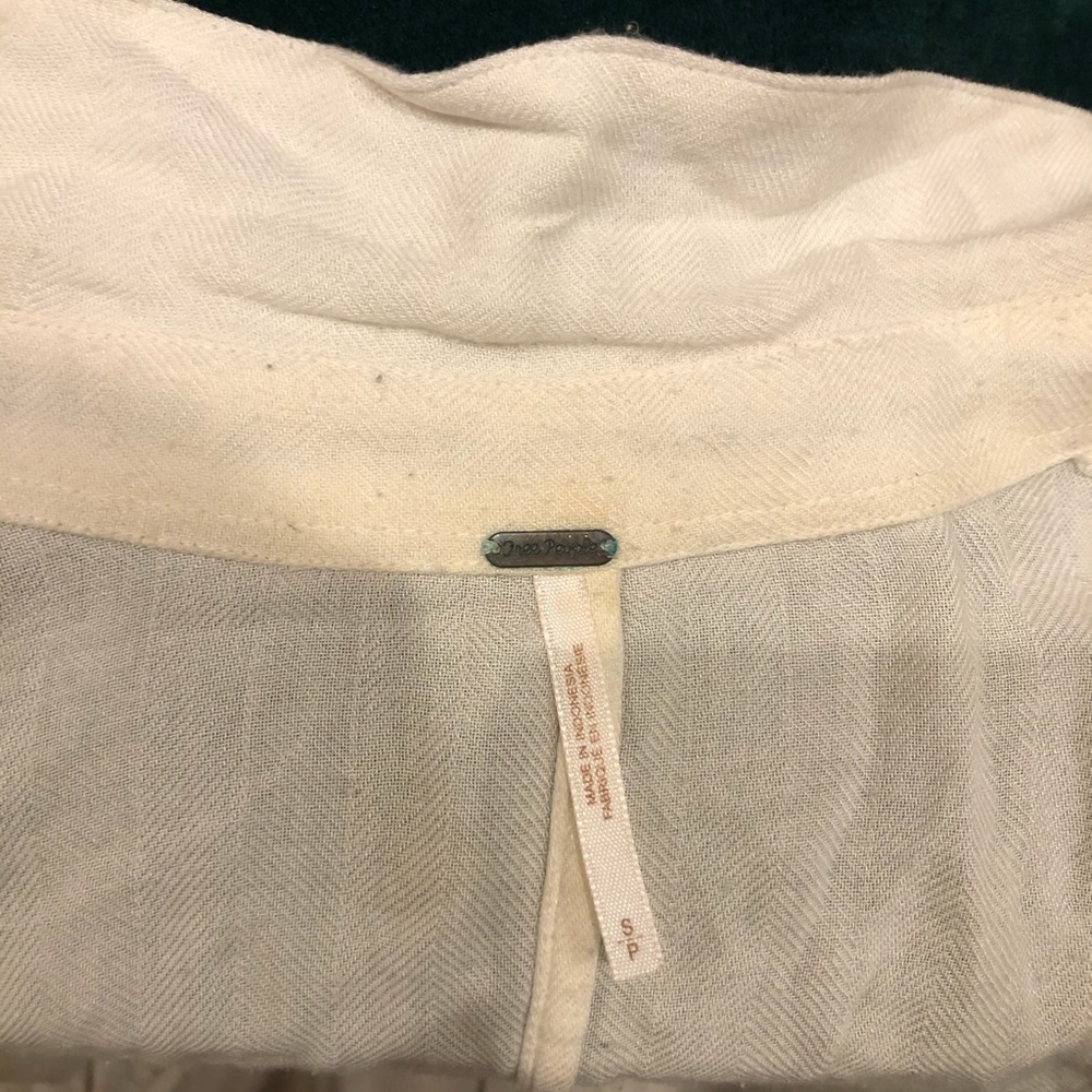 button up - Picture 3 of 3